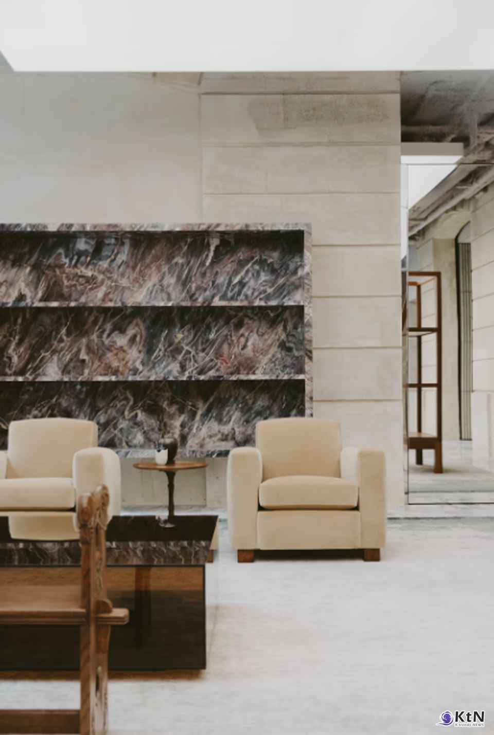 Saint Laurent Unveils New Flagship on Avenue Montaigne, Paris. 사진=Saint Laurent. K trendy NEWS DB ⓒ케이 트렌디뉴스 무단전재 및 수집, 재배포금지