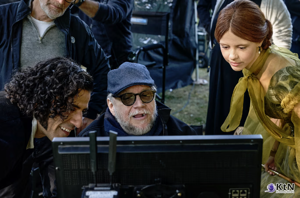 Kate Hawley's Gothic Masterpiece: Inside the 'Frankenstein' Costume Design. 사진=Netflix. K trendy NEWS DB ⓒ케이 트렌디뉴스 무단전재 및 수집, 재배포금지