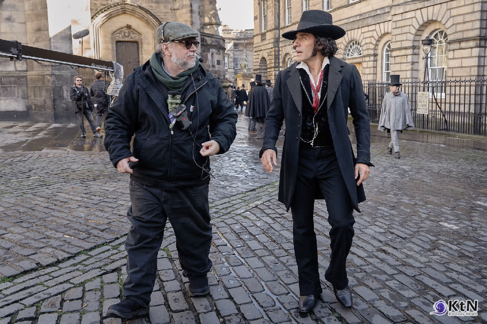 Kate Hawley's Gothic Masterpiece: Inside the 'Frankenstein' Costume Design. 사진=Netflix. K trendy NEWS DB ⓒ케이 트렌디뉴스 무단전재 및 수집, 재배포금지