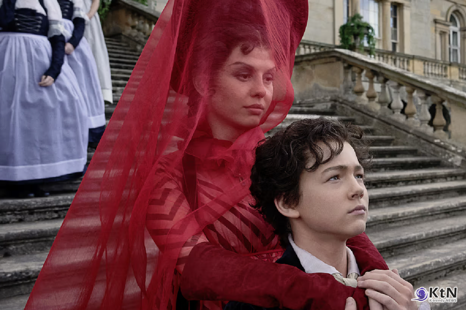 Kate Hawley's Gothic Masterpiece: Inside the 'Frankenstein' Costume Design. 사진=Netflix. K trendy NEWS DB ⓒ케이 트렌디뉴스 무단전재 및 수집, 재배포금지