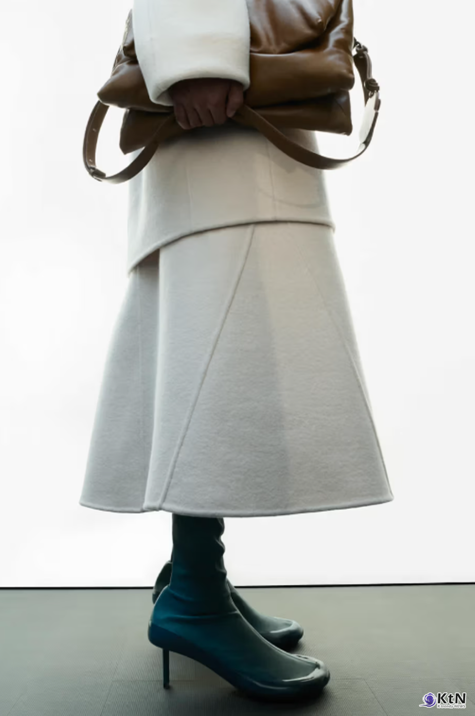 Moncler and Jil Sander Unveil a Collection Inspired by Nature's Ethereal Beautyn.  사진=Moncler and JIL SANDER. K trendy NEWS DB ⓒ케이 트렌디뉴스 무단전재 및 수집, 재배포금지