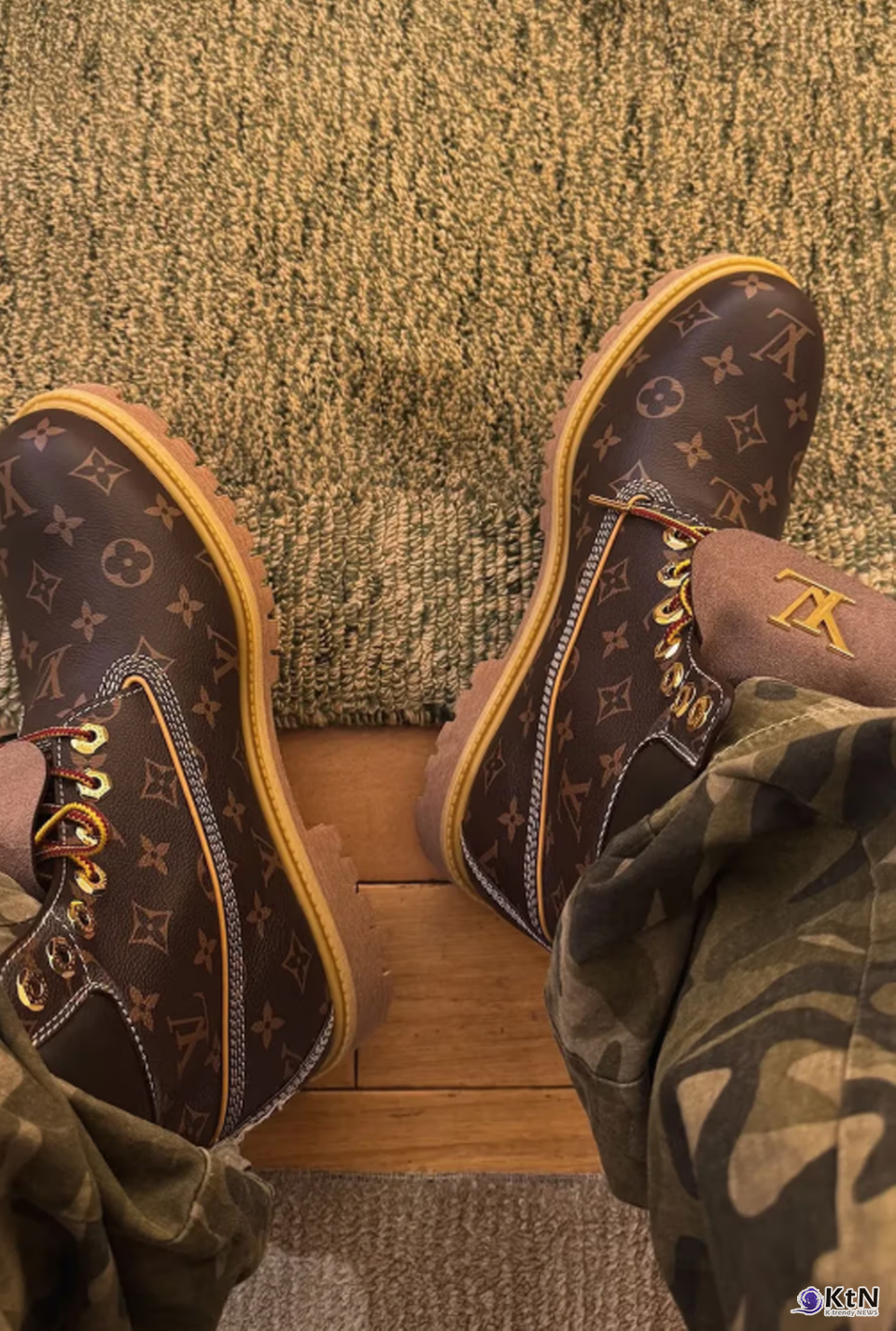 Pharrell's Limited Edition 18K Gold Louis Vuitton x Timberland Boots Have Surfaced. 사진=t.mcfly, K trendy NEWS DB ⓒ케이 트렌디뉴스 무단전재 및 수집, 재배포금지