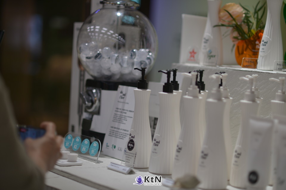 업계 전문가들은 코스메 위크 도쿄 2026을 통해 아시아 뷰티 시장을 이끌 7대 트렌드가 명확히 드러날 것으로 예상하고 있다.  /사진= K trendy NEWS DB ⓒ케이 트렌디뉴스 무단전재 및 수집, 재배포금지