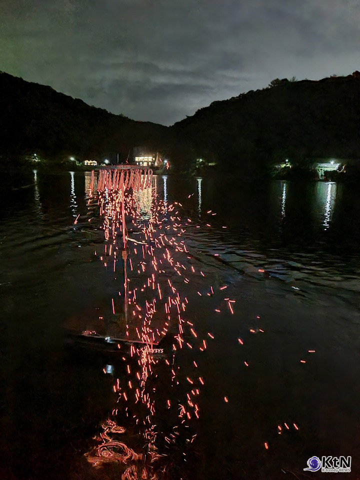 불꽃의 한국학, 하냥살이 낙화놀이. 사진=하냥살이 낙화놀이, K trendy NEWS DB ⓒ케이 트렌디뉴스 무단전재 및 수집, 재배포금지