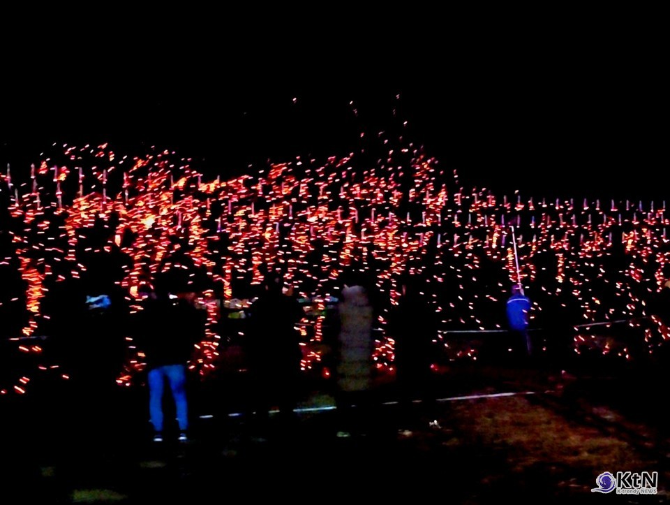 불꽃의 한국학, 하냥살이 낙화놀이. 사진=하냥살이 낙화놀이, K trendy NEWS DB ⓒ케이 트렌디뉴스 무단전재 및 수집, 재배포금지