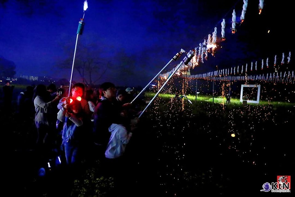 불꽃의 한국학, 하냥살이 낙화놀이. 사진=하냥살이 낙화놀이, K trendy NEWS DB ⓒ케이 트렌디뉴스 무단전재 및 수집, 재배포금지