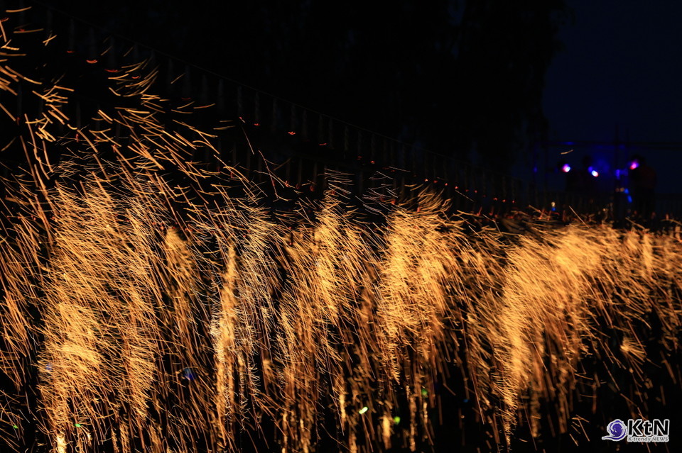 불꽃의 한국학, 하냥살이 낙화놀이. 사진=하냥살이 낙화놀이, K trendy NEWS DB ⓒ케이 트렌디뉴스 무단전재 및 수집, 재배포금지