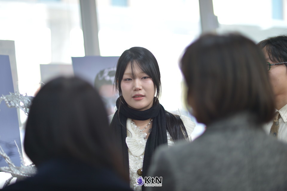 김호영은 특히 아이돌 화장의 핵심은 결점을 가리는 방식이 아닌 ‘빛을 활용하는 기술’이라고 분석했다. /사진=K trendy NEWS DB ⓒ케이 트렌디뉴스 무단전재 및 수집, 재배포금지
