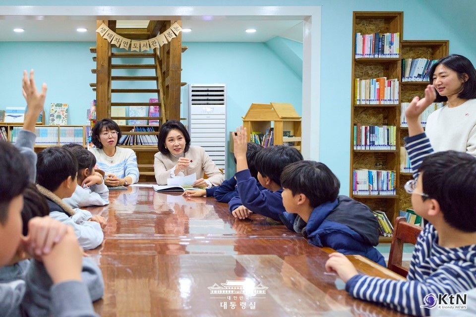 김혜경 여사, 청주 쌍샘자연교회 방문. 사진=대통령실, K trendy NEWS DB ⓒ케이 트렌디뉴스 무단전재 및 수집, 재배포금지