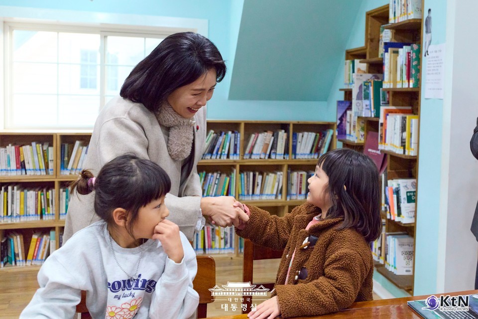 김혜경 여사, 청주 쌍샘자연교회 방문. 사진=대통령실, K trendy NEWS DB ⓒ케이 트렌디뉴스 무단전재 및 수집, 재배포금지