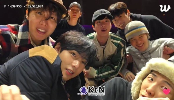 방탄소년단 내년 봄 컴백…신보 이후 월드투어 예정  사진=2025 12.22 위버스 갈무리   K trendy NEWS DB ⓒ케이 트렌디뉴스 무단전재 및 수집, 재배포금지