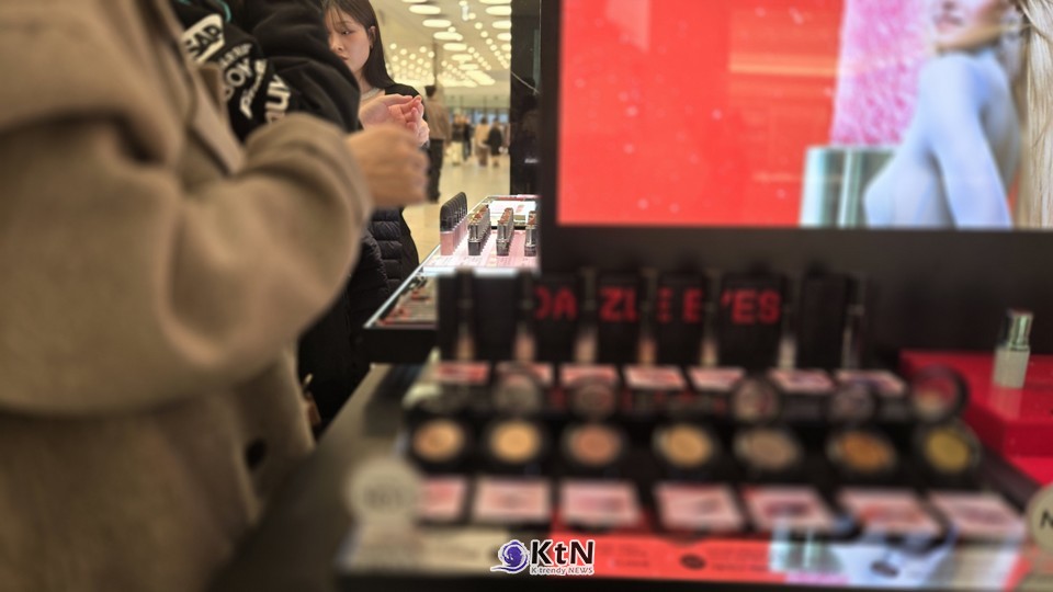 AI는 피부 분석, 컬러 추천, 디자인 시뮬레이션을 제공하지만, 완성은 전문가의 손끝에서 결정된다. 다섯 명의 전공자는 공통적으로 기술은 분석 도구일 뿐, 해석과 표현은 사람의 영역이라고 강조했다. /사진=K trendy NEWS DB ⓒ케이 트렌디뉴스 무단전재 및 수집, 재배포금지