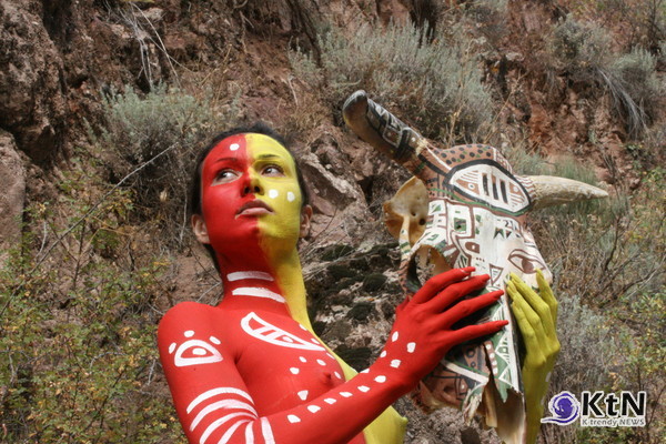 쉬가예프의 바디 페인팅은 단순히 피부 위에 그려진 그림이 아니다. 그것은 인간의 몸을 매개로 한 철학적 담론이다.  사진=K trendy NEWS DB ⓒ케이 트렌디뉴스 무단전재 및 수집, 재배포금지