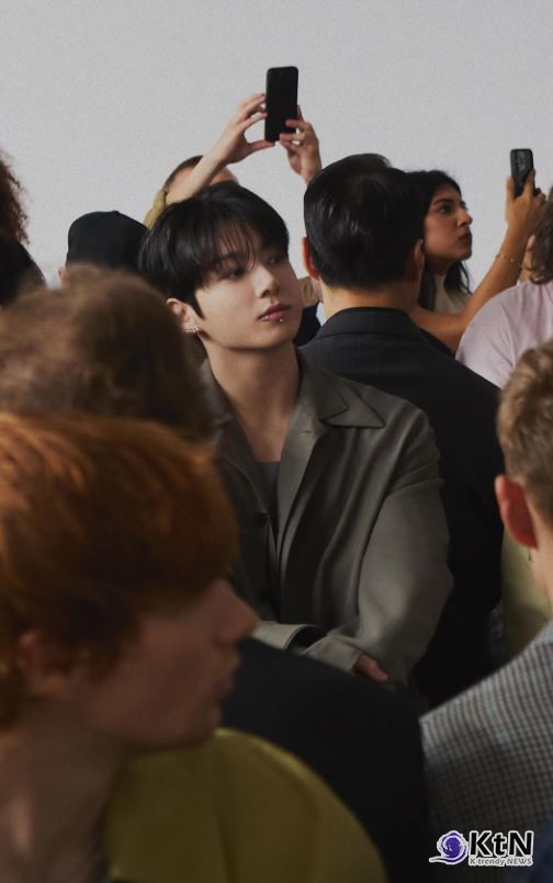 정국, 데님온데님 완벽 소화…캘빈클라인 새 캠페인에 세계가 열광 사진=2025 10.23  ©CalvinKlein / NEWS DB ⓒ케이 트렌디뉴스 무단전재 및 수집, 재배포금지