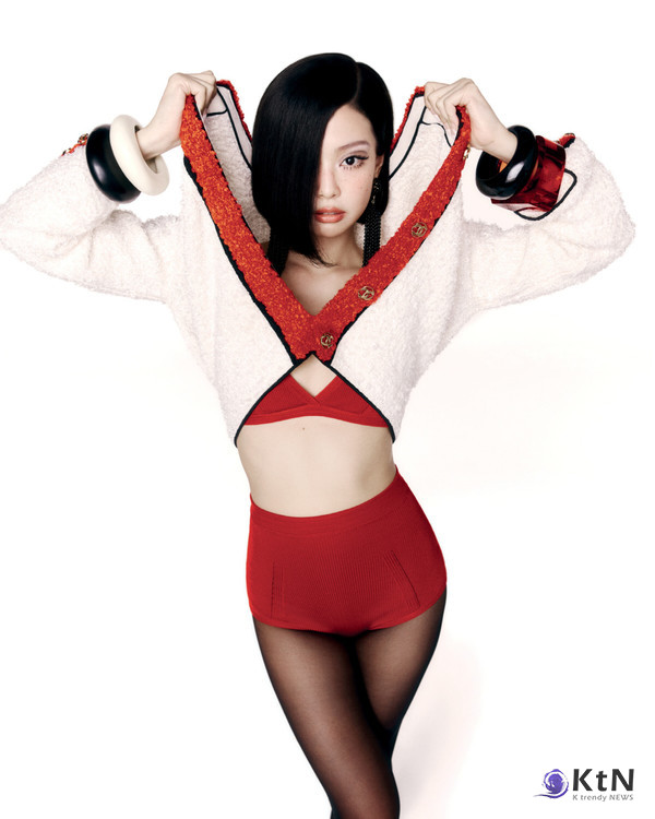 제니, 파격 숏컷으로 돌아왔다…V 매거진 2026 첫 커버 장식  사진=2026. 01.02  @vmagazine  / 편집 K trendy NEWS DB ⓒ케이 트렌디뉴스 무단전재 및 수집, 재배포금지