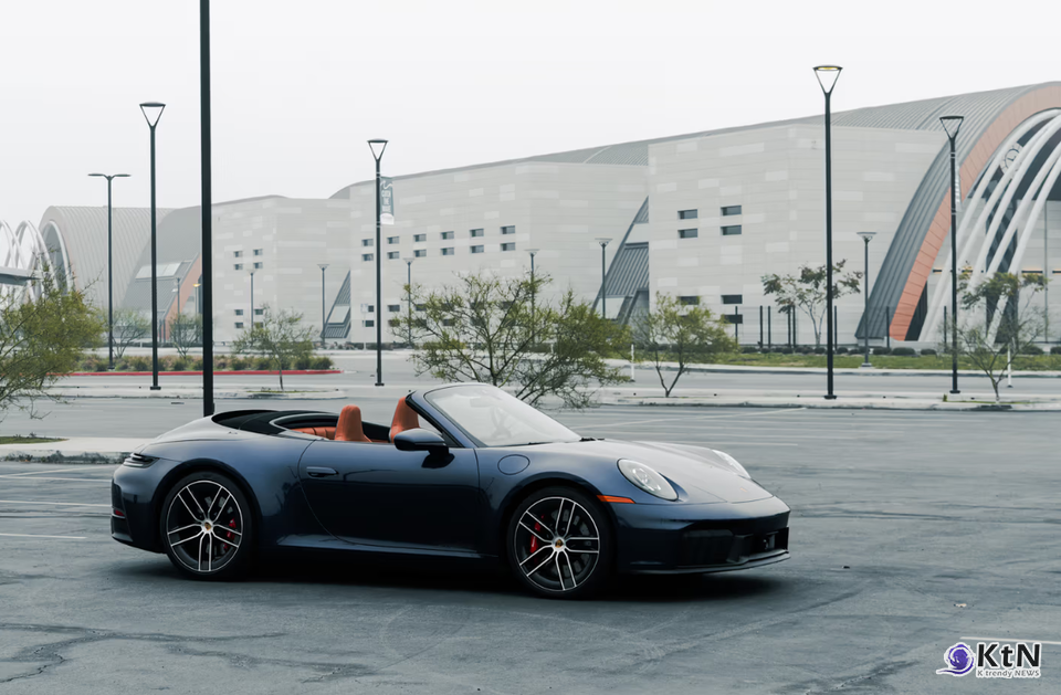 Porsche 911 C4 GTS Cabriolet 992.2: A New Era for Carrera. 사진=Eddie Eng/Hypedrive, K trendy NEWS DB ⓒ케이 트렌디뉴스 무단전재 및 수집, 재배포금지