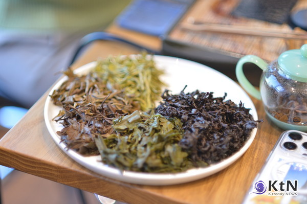 차를 마시는 행위는 결국 ‘시간을 함께 소유하는 것’이다. [온넬: ONNEL] 사진=K trendy NEWS DB ⓒ케이 트렌디뉴스 무단전재 및 수집, 재배포금지 