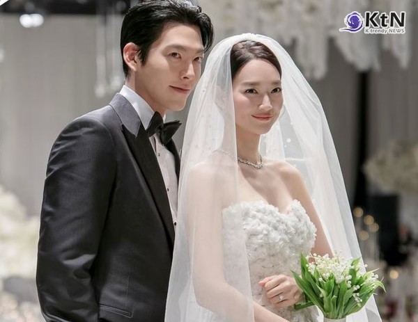 신민아♥김우빈, 스페인으로 신혼여행…10년 사랑의 다음 장 [공식] 사진=2026. 01.06 에이엠엔터테인먼트 @ament_official   K trendy NEWS DB ⓒ케이 트렌디뉴스 무단전재 및 수집, 재배포금지