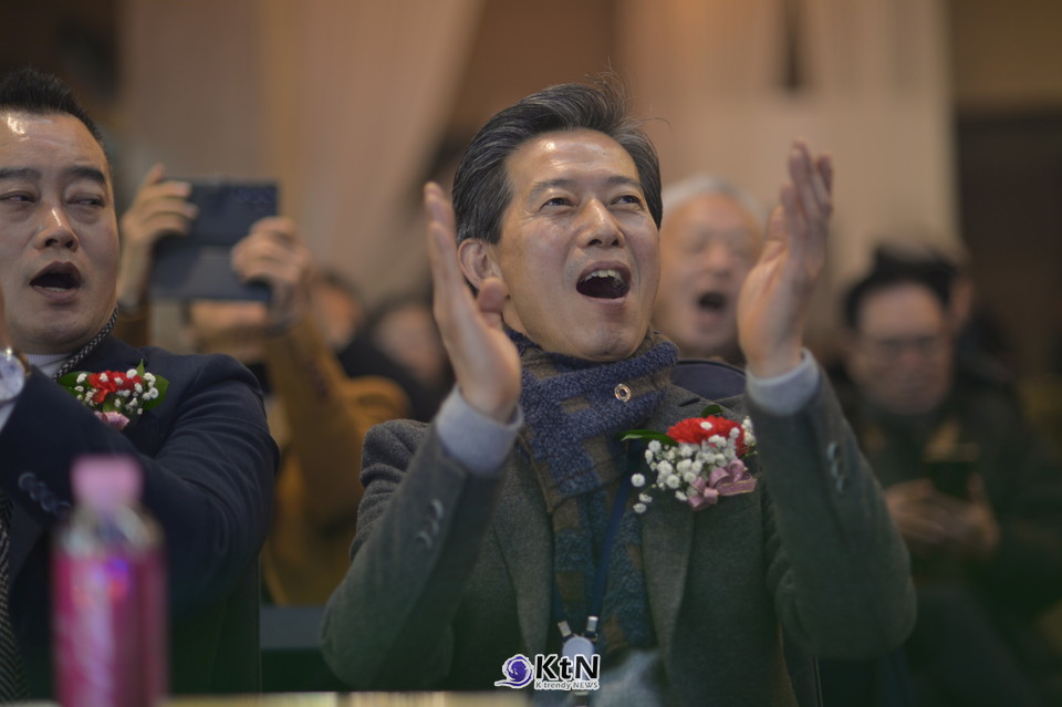 문턱을 낮춘 만큼 작품 관리와 관람 환경에 대한 책임을 강조하는 강석운 회장은, 이번 프로젝트가 단순한 이벤트로 소비되지 않도록 기본에 충실한 전시를 준비하고 있습니다. /사진=K trendy NEWS DB ⓒ케이 트렌디뉴스 무단전재 및 수집, 재배포금지