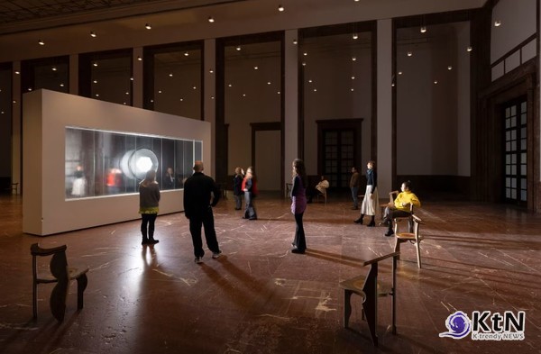 뮌헨의 하우스 데어 쿤스트(Haus der Kunst)가 단순히 작품을 감상하는 전시관의 틀을 넘어 살아 숨쉬는 거대한 예술 작품으로 변신했다.    사진=Haus der Kunst München, K trendy NEWS DB ⓒ케이 트렌디뉴스 무단전재 및 수집, 재배포금지