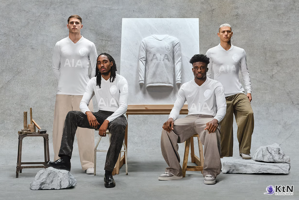 Tottenham Hotspur and Nike Reveal Commemorative Retro Shirt. 사진=Tottenham Hotspur, K trendy NEWS DB ⓒ케이 트렌디뉴스 무단전재 및 수집, 재배포금지