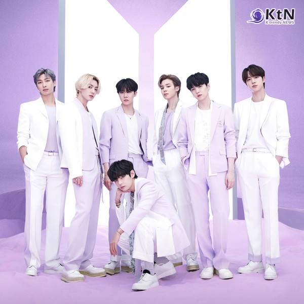 BTS, 광화문광장 통째로 빌린다...T자형 무대·1만 7천 석 '역대급 무료 공연' 사진=2026. 02.10   빅히트 뮤직 엑스 갈무리 K trendy NEWS DB ⓒ케이 트렌디뉴스 무단전재 및 수집, 재배포금지