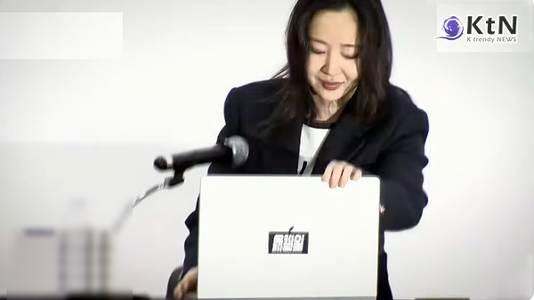 256억 포기"...돈보다 '뉴진스' 선택한 민희진, 하이브 향해 "모든 분쟁 멈추자" 종전 선언  사진=2026. 02.25  유튜브 방송화면 갈무리  K trendy NEWS DB ⓒ케이 트렌디뉴스 무단전재 및 수집, 재배포금지