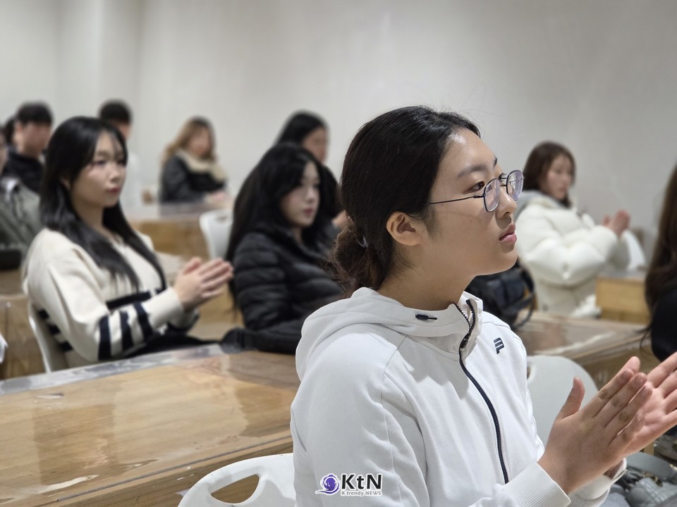 2026년 김포대학교 뷰티아트과 입학식 현장/사진=K trendy NEWS DB ⓒ케이 트렌디뉴스 무단전재 및 수집, 재배포금지