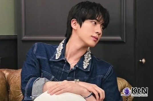 방탄소년단(BTS) 진의 솔로곡 'Don't Say You Love Me'가 2026 밀라노·코르티나 동계올림픽 피겨 스케이팅 경기장을 사흘간 화려하게 장식하며 글로벌 위상을 증명했다.  사진=2026. 03.03  진  SNS 갈무리  K trendy NEWS DB ⓒ케이 트렌디뉴스 무단전재 및 수집, 재배포금지