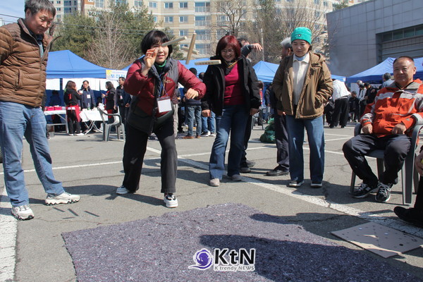포천시 호남향우회연합회가 주관한 정월대보름 맞이 척사대회가 8일 포천종합운동장 앞마당에서 열렸다. (사진=조영식 기자)