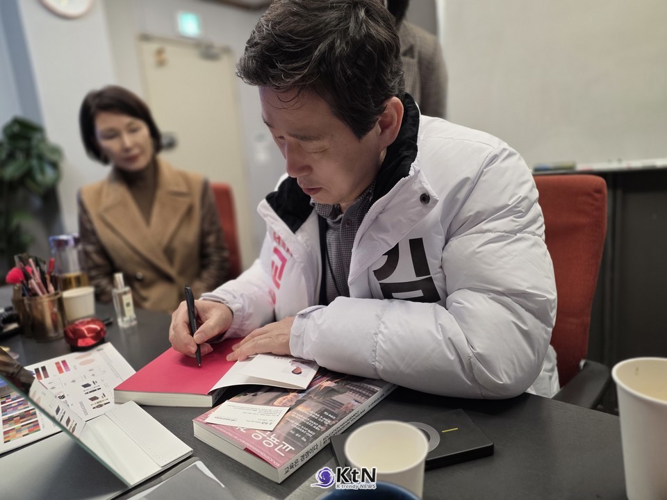 김영배 서울시교육감 예비후보, 16년 이어온 진로 글쓰기 교육의 시스템화 제안, “인공지능 활용해 교사 행정 업무 30% 경감할 것”/사진=K trendy NEWS DB ⓒ케이 트렌디뉴스 무단전재 및 수집, 재배포금지