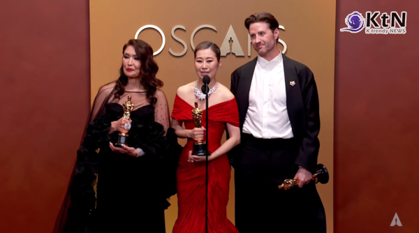 ‘케데헌’, 주제가상까지 품었다…美 아카데미 2관왕  사진=2026. 03.16 Oscars 영상 갈무리 /편집  K trendy NEWS DB ⓒ케이 트렌디뉴스 무단전재 및 수집, 재배포금지