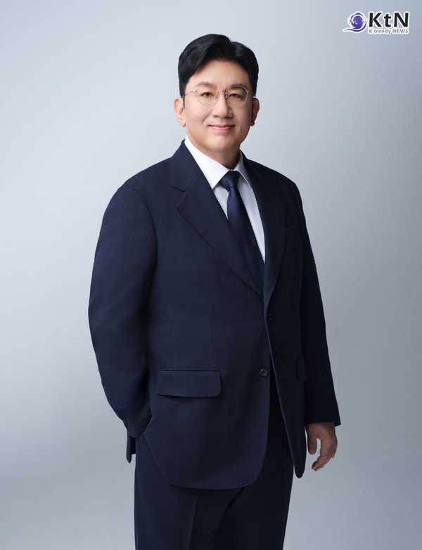   BTS 컴백에 들썩이는 하이브 주가, 방시혁 재산 2500억 급증...K-컬처 주식부자 1위  사진=2026. 03.19  하이브·제공.   K trendy NEWS DB ⓒ케이 트렌디뉴스 무단전재 및 수집, 재배포금지