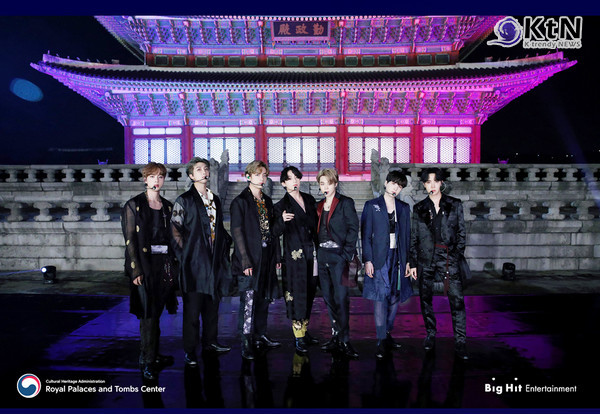BTS, 광화문광장 통째로 빌린다...T자형 무대·1만 7천 석 '역대급 무료 공연' 사진=2026. 02.10   빅히트 뮤직 엑스 갈무리 K trendy NEWS DB ⓒ케이 트렌디뉴스 무단전재 및 수집, 재배포금지