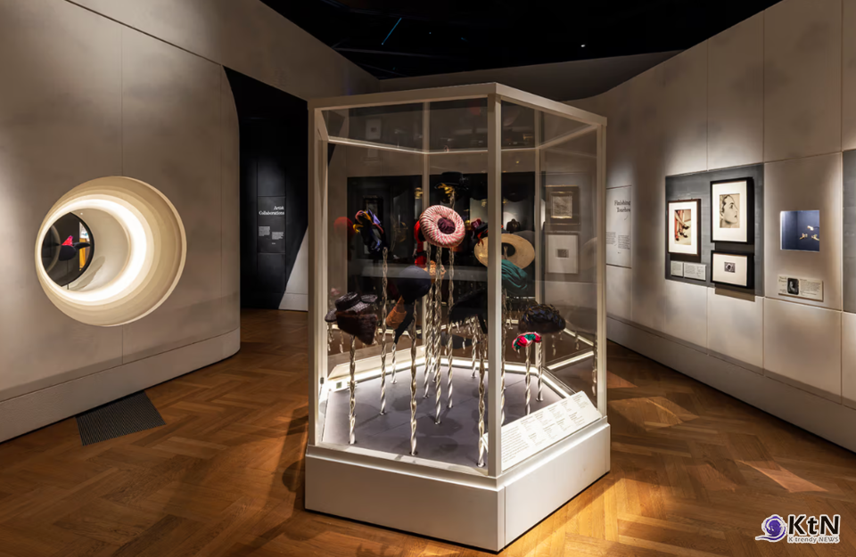 The V&A Announces "Schiaparelli: Fashion Becomes Art,” the First UK Exhibition Devoted to the Historic Maison. 사진=V&A Announces "Schiaparelli, K trendy NEWS DB ⓒ케이 트렌디뉴스 무단전재 및 수집, 재배포금지