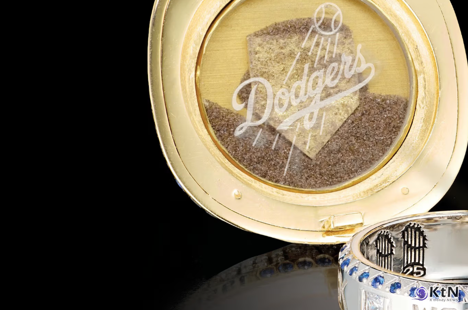 Take a Closer Look at the Los Angeles Dodgers' Back-To-Back World Series Championship Ring. 사진=Los Angeles Dodgers/The Champions Collective, K trendy NEWS DB ⓒ케이 트렌디뉴스 무단전재 및 수집, 재배포금지
