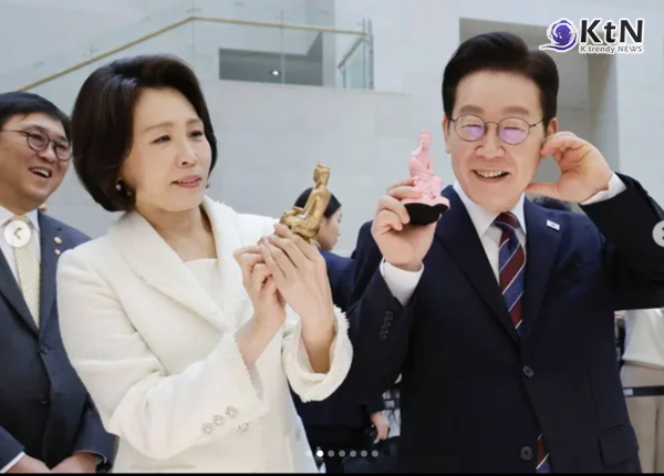 'K-뮤지엄' 국립중앙박물관, 세계 3위…루브르·바티칸 이어 ‘세계 빅3’ 진입   사진=2026. 04.01  nationalmuseumofkorea국립중앙박물관 SNS 갈무리 대통령님 내외께서 국립중앙박물관을 깜짝 방문하셨습니다. 국내 최대 규모의 특별전을 관람  K trendy NEWS DB ⓒ케이 트렌디뉴스 무단전재 및 수집, 재배포금지