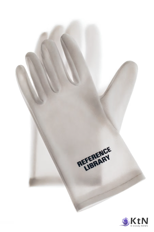 Jil Sander’s ‘Reference Library’ Brings Visionaries’ Books to Milan Design Week. 사진=Jil Sander, K trendy NEWS DB ⓒ케이 트렌디뉴스 무단전재 및 수집, 재배포금지