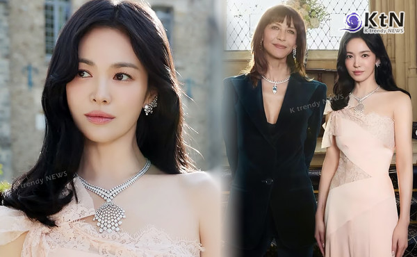 "도대체 뭘 발랐길래?" 소피마르소와 ‘세기의 투샷’ 송혜교, '메이크업' 제품 알고 보니  배우 송혜교가 프랑스 하이 주얼리 브랜드 쇼메(CHAUMET)의 글로벌 행사에서 프랑스의 전설적인 배우 소피 마르소와 만나 전 세계의 이목을 집중시켰다. 특히 송혜교 메이크업에 더욱 관심이 쏠리고 있다. 사진=2026. 04.29 iammaeng / 송혜교 인스타그램 갈무리 / 편집 K trendy NEWS DB ⓒ케이 트렌디뉴스 무단전재 및 수집, 재배포금지