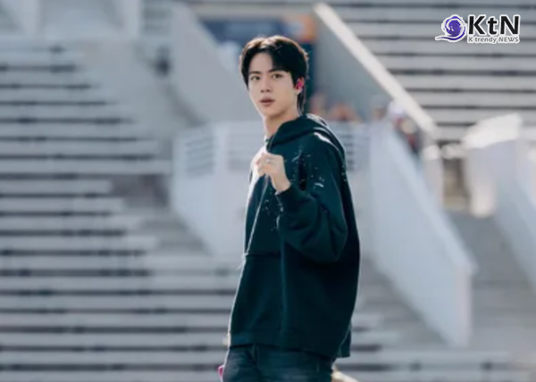 [BTS 진⑥] 거대한 BTS를 사람의 거리로 낮춘 진, K팝의 친밀성을 세계의 언어로 만들다  사진=2026. 05.11  진 인스타그램 갈무리 K trendy NEWS DB ⓒ케이 트렌디뉴스 무단전재 및 수집, 재배포금지