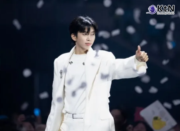 '267주 연속 1위' 임영웅, 5년 넘게 1위 지킨 비결은? '좋아요' 3만 개의 숨은 의미...  가수 임영웅이 아이돌차트 평점랭킹에서 267주 연속 1위를 지키며 흔들림 없는 팬덤 파워를 다시 확인했다.  사진=2026. 05.11  물고기 뮤직 K trendy NEWS DB ⓒ케이 트렌디뉴스 무단전재 및 수집, 재배포금지