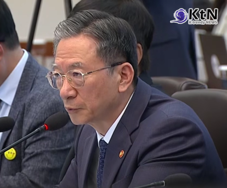 빌린 돈 안 갚아도 되는 기준은? 대통령이 법무부 장관에게 던진 ‘돌직구’ 질문  사진=2026. 05.12  이재명 대통령이 국무회의에서 연 60%를 넘는 불법 대부계약의 무효 원칙을 직접 확인하며, 청년층을 겨냥한 고금리 사금융 단속을 주문했다. K trendy NEWS DB ⓒ케이 트렌디뉴스 무단전재 및 수집, 재배포금지