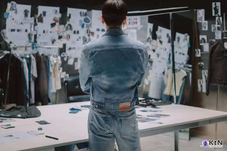 First Look at BTS Jung Kook's Debut Collaboration With Calvin Klein. 사진=Calvin Klein, K trendy NEWS DB ⓒ케이 트렌디뉴스 무단전재 및 수집, 재배포금지