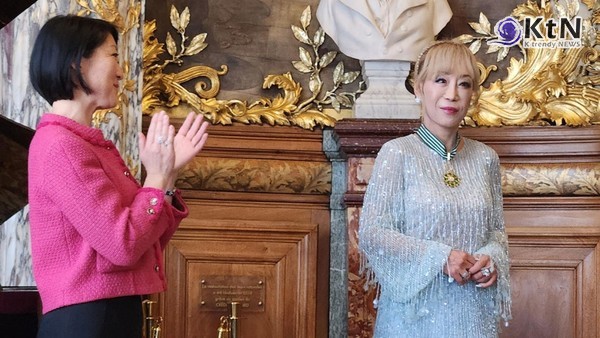 칸의 수상자에서 심사자로… 박찬욱, 프랑스 최고 문화훈장 ‘코망되르’ 품었다  사진=2026. 05.17 조수미 인스타그램 갈무리(  제79회 칸 국제영화제 경쟁 부문 심사위원장 박찬욱 감독이 프랑스 정부의 문화예술공로훈장 최고 등급인 ‘코망되르’(Commandeur)를 받으며 한국 영화가 칸의 수상 무대를 넘어 심사의 중심과 문화적 예우의 자리까지 확장했음을 입증했다.) / 편집 K trendy NEWS DB ⓒ케이 트렌디뉴스 무단전재 및 수집, 재배포금지