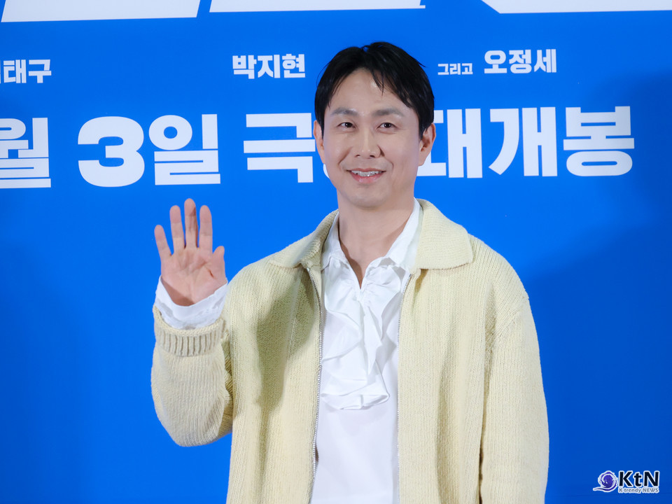 와일드 씽, 2026 소비 트렌드로 읽는 극장 코미디의 생존법.  5월 18일 오후 서울 잠실 롯데시네마 월드타워에서 영화 ‘와일드 씽’ 언론배급 시사회가 열렸다. 손재곤 감독과 배우 강동원, 엄태구, 박지현, 오정세가 참석한 이날 행사는 6월 3일 개봉을 앞둔 코미디 영화가 본편을 언론에 공개한 자리였다. 사진=K trendy NEWS DB ⓒ케이 트렌디뉴스 무단전재 및 수집, 재배포금지