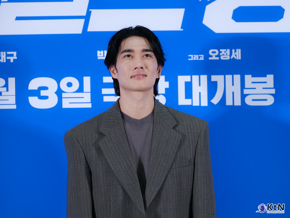 와일드 씽, 2026 소비 트렌드로 읽는 극장 코미디의 생존법. 5월 18일 오후 서울 잠실 롯데시네마 월드타워에서 영화 ‘와일드 씽’ 언론배급 시사회가 열렸다. 손재곤 감독과 배우 강동원, 엄태구, 박지현, 오정세가 참석한 이날 행사는 6월 3일 개봉을 앞둔 코미디 영화가 본편을 언론에 공개한 자리였다. 사진=K trendy NEWS DB ⓒ케이 트렌디뉴스 무단전재 및 수집, 재배포금지
