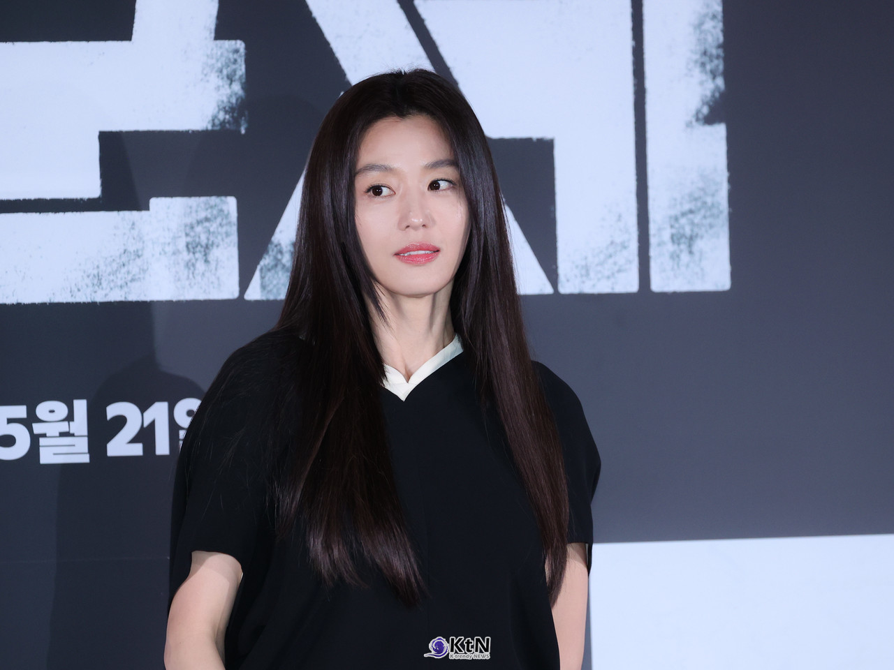 배우 전지현이 영화 '군체' 언론시사회 및 기자간담회에 참석했다. / 사진=K trendy NEWS DB ⓒ케이 트렌디뉴스 무단전재 및 수집, 재배포금지.