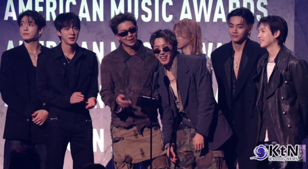 방탄소년단(BTS)  AMA ‘올해의 아티스트’ 다시 품었다…5년 만의 두 번째 대상  사진=2026. 05.26  American Music Awards 영상 갈무리 K trendy NEWS DB ⓒ케이 트렌디뉴스 무단전재 및 수집, 재배포금지