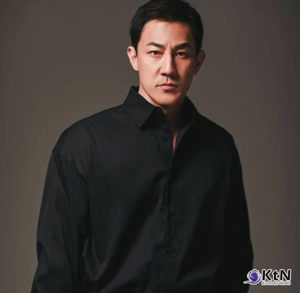 사과문이 불씨 지폈다? 한정수, 스타벅스 정용진 정면 저격…‘탱크데이’ 논란 후폭풍 왜 안 멈추나       사진=2026. 05.28 SNS 갈무리   K trendy NEWS DB ⓒ케이 트렌디뉴스 무단전재 및 수집, 재배포금지