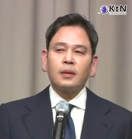 사과문이 불씨 지폈다? 한정수, 스타벅스 정용진 정면 저격…‘탱크데이’ 논란 후폭풍 왜 안 멈추나   사진=2026. 05.28 유튜브 영상 갈무리   K trendy NEWS DB ⓒ케이 트렌디뉴스 무단전재 및 수집, 재배포금지